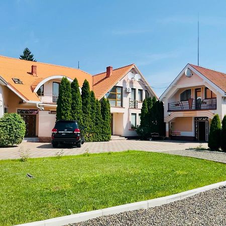 У Аниты Ужгород Экстерьер фото